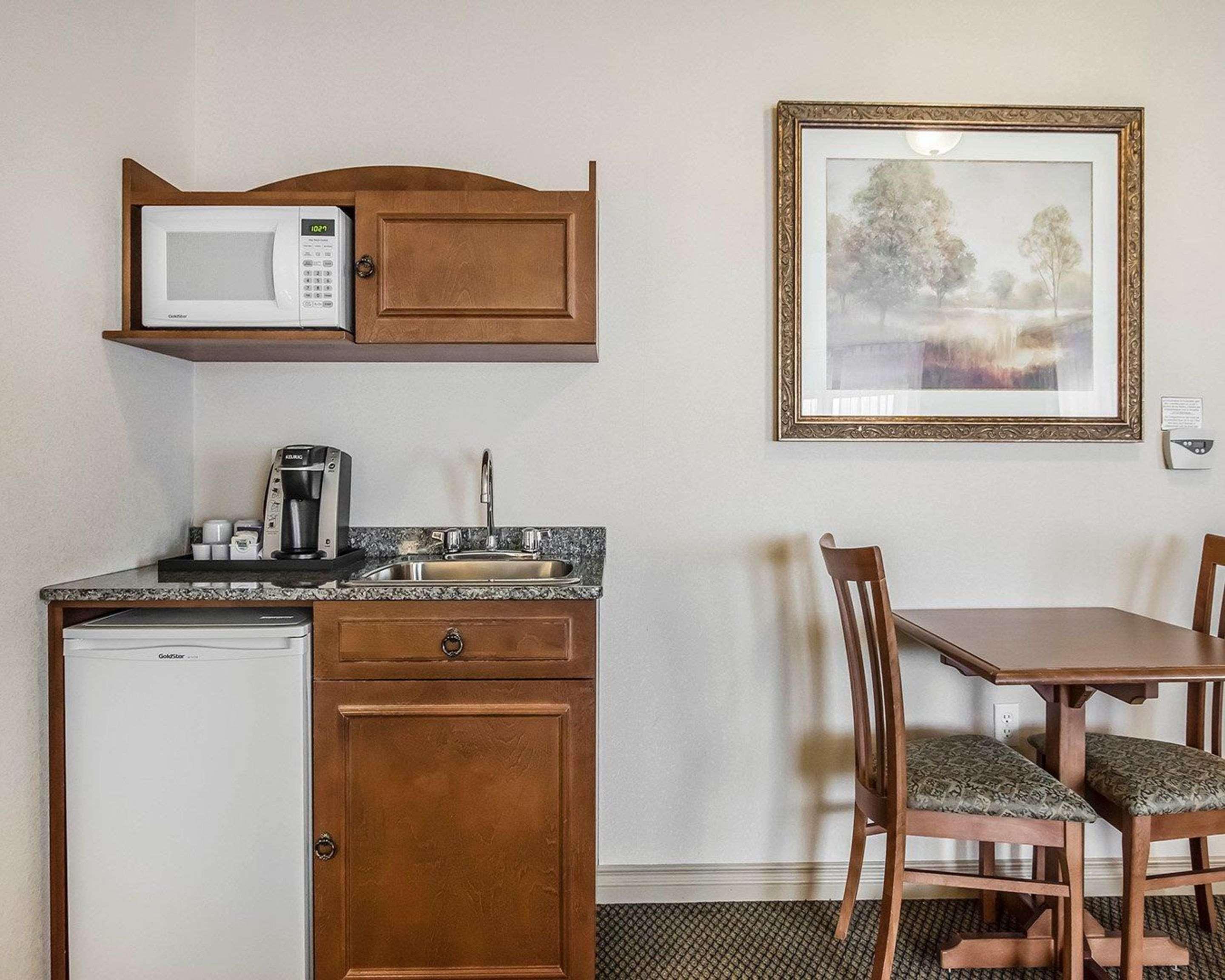 Quality Suites Drummondville Kültér fotó